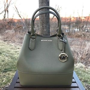 Michael Kors Trista Duffle Large Grab Tote